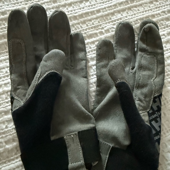 Helly Hansen Black and Gray Workwear Gloves - Picture 5 of 6